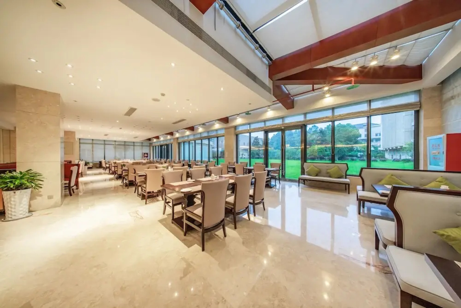 New Yallan Hotel Deqing