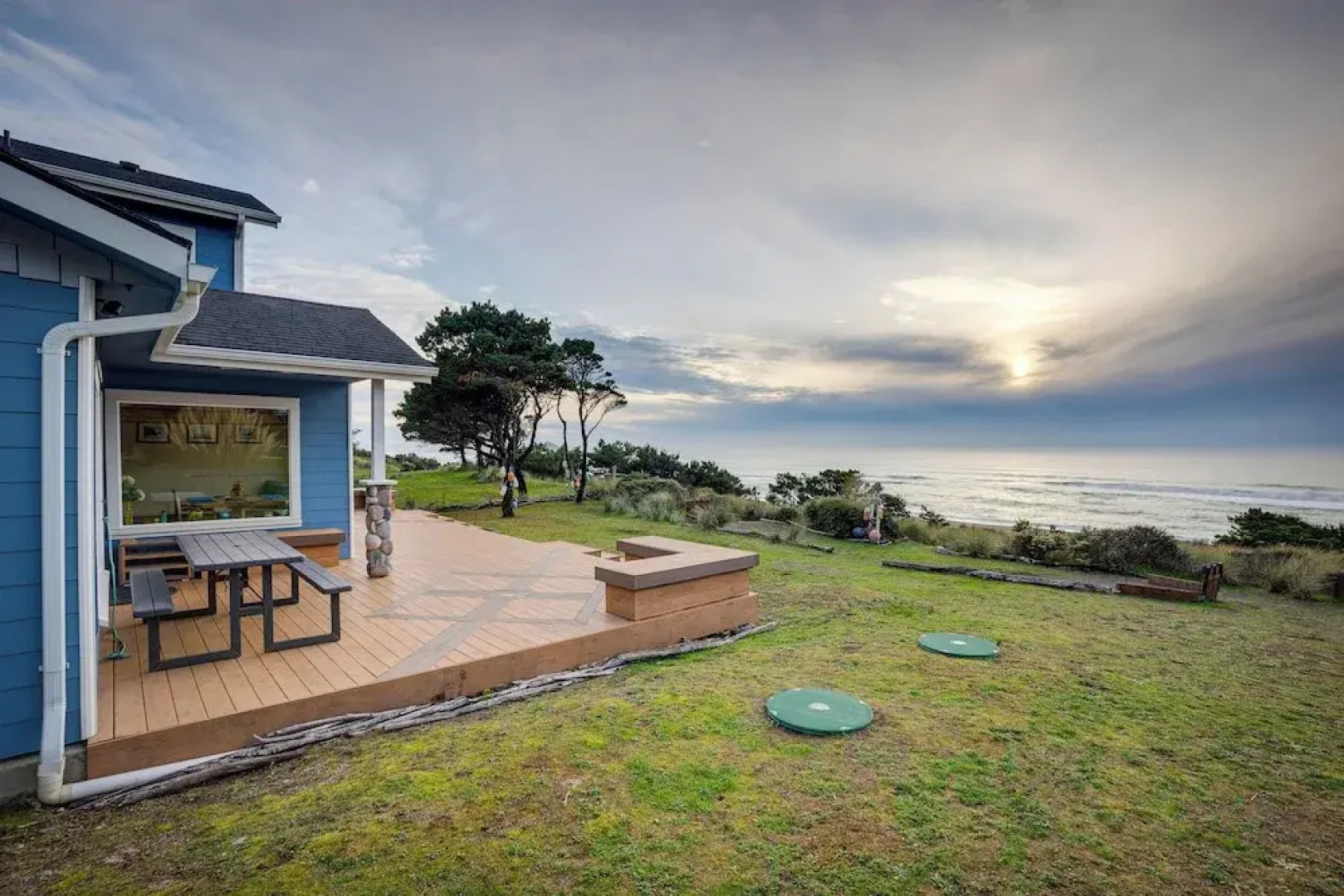 Oceanfront Home in Port Orford: The Lighthouse