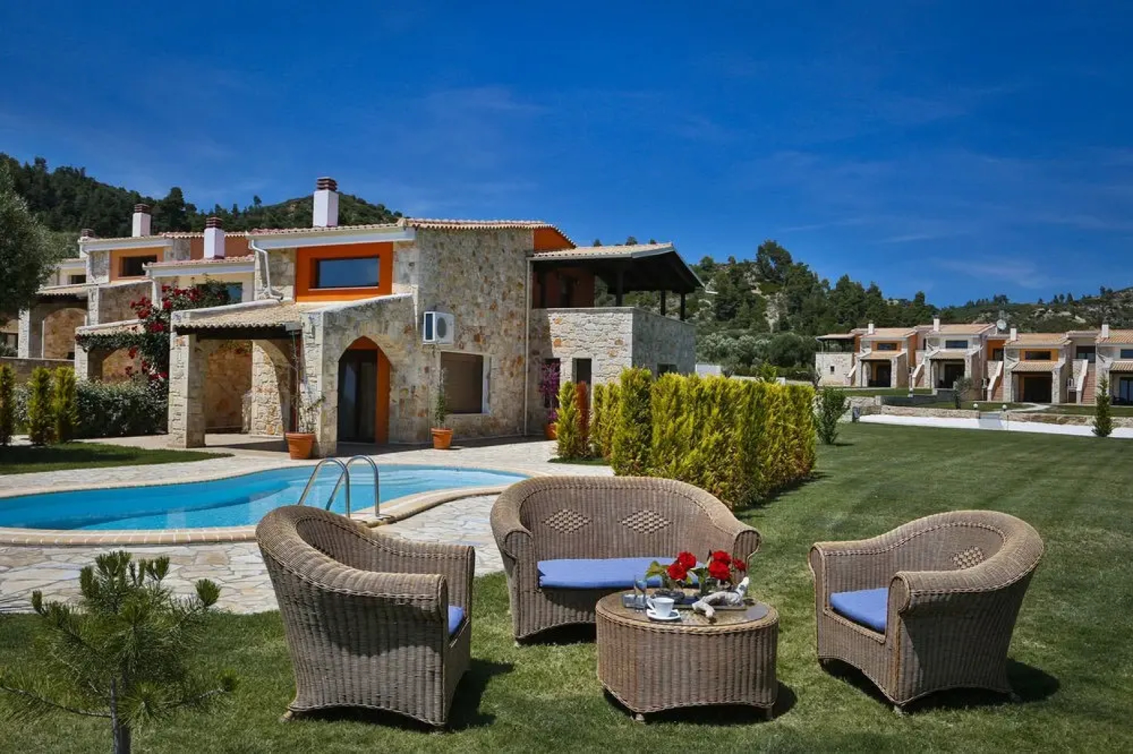 Nefeli Villas & Suites