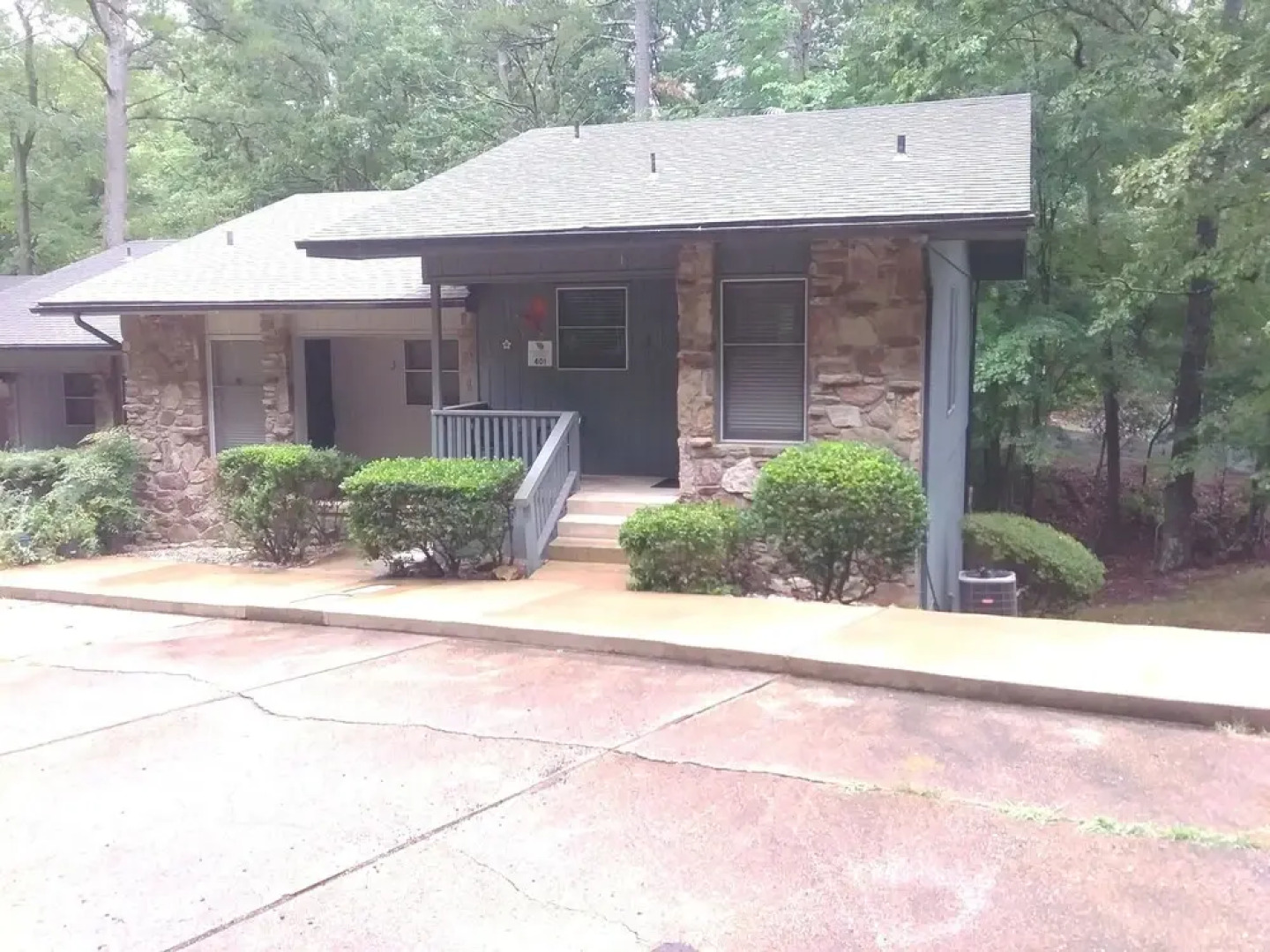 Santona Townhouse Unit 401 2 Bedrooms 1.5 Bathroom Townhouse