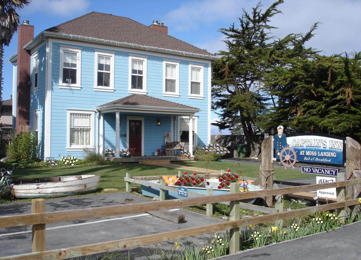 Captain's Inn at Moss Landing