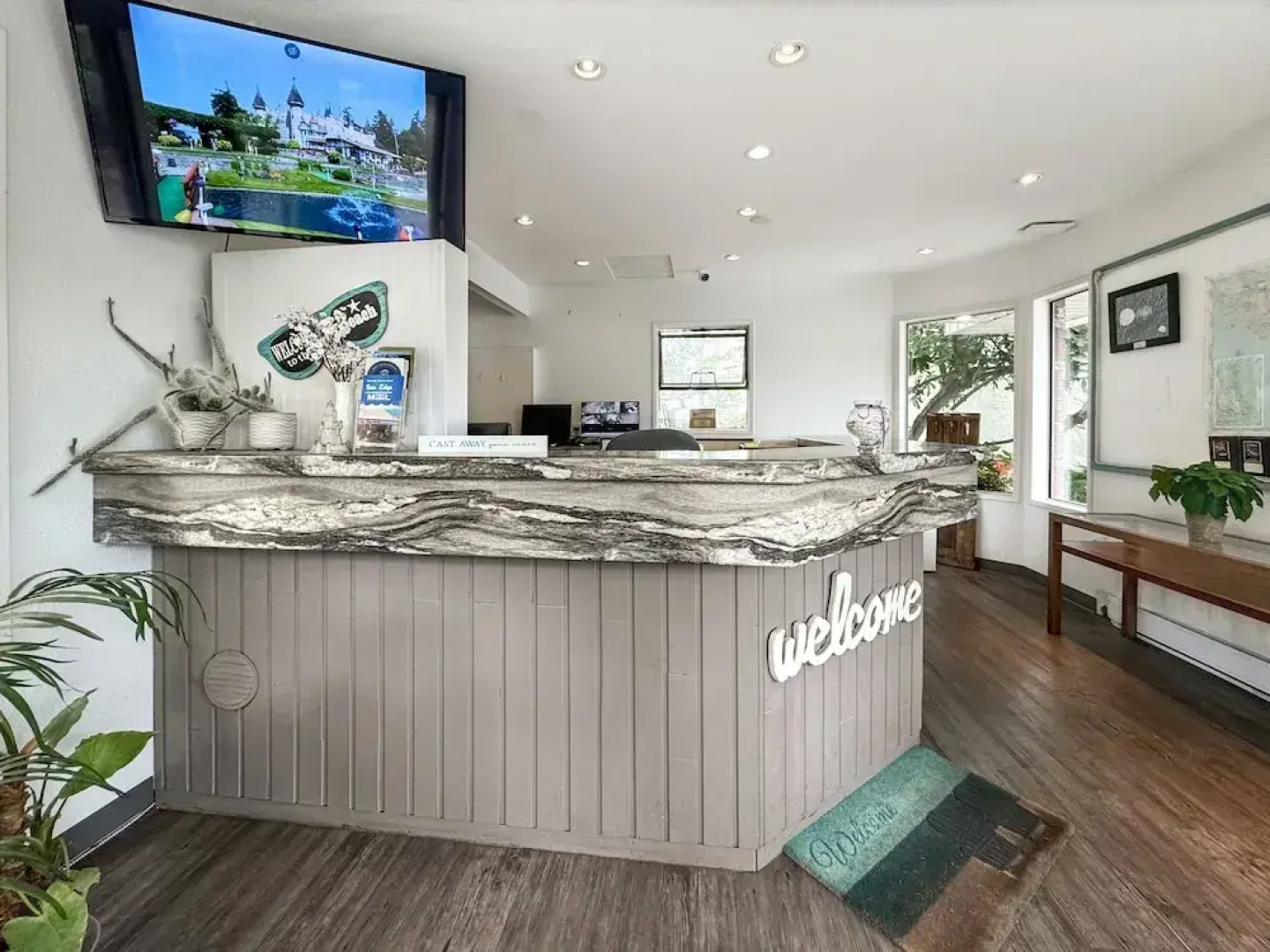 Sea Edge Beachside Hotel