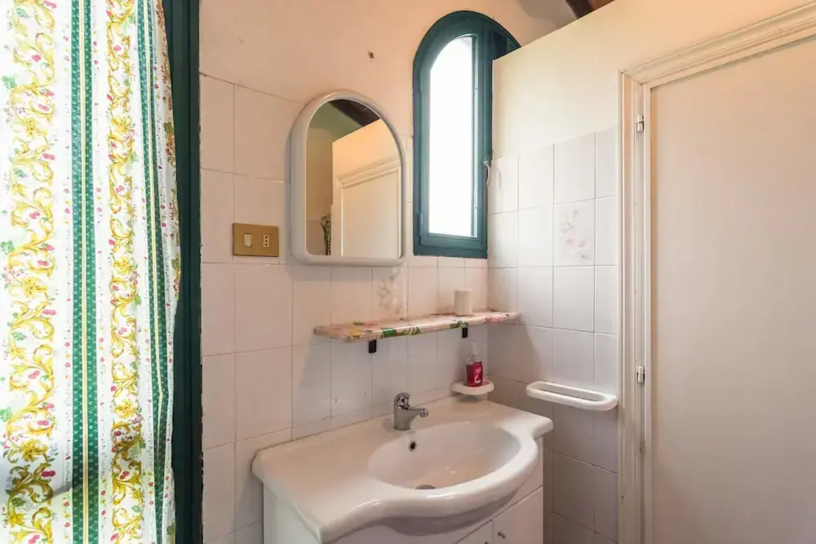 Country House With Pool and Court