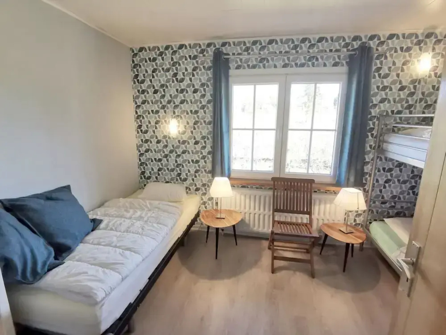 Detached Chalet With Views of the Lake of Butgenbach in the Middle of Nature