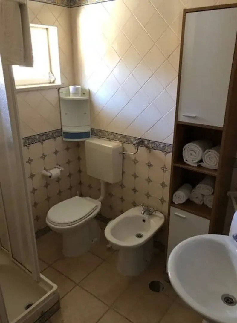 House With one Bedroom in Odiáxere, With Pool Access, Enclosed Garden and Wifi - 6 km From the Beach