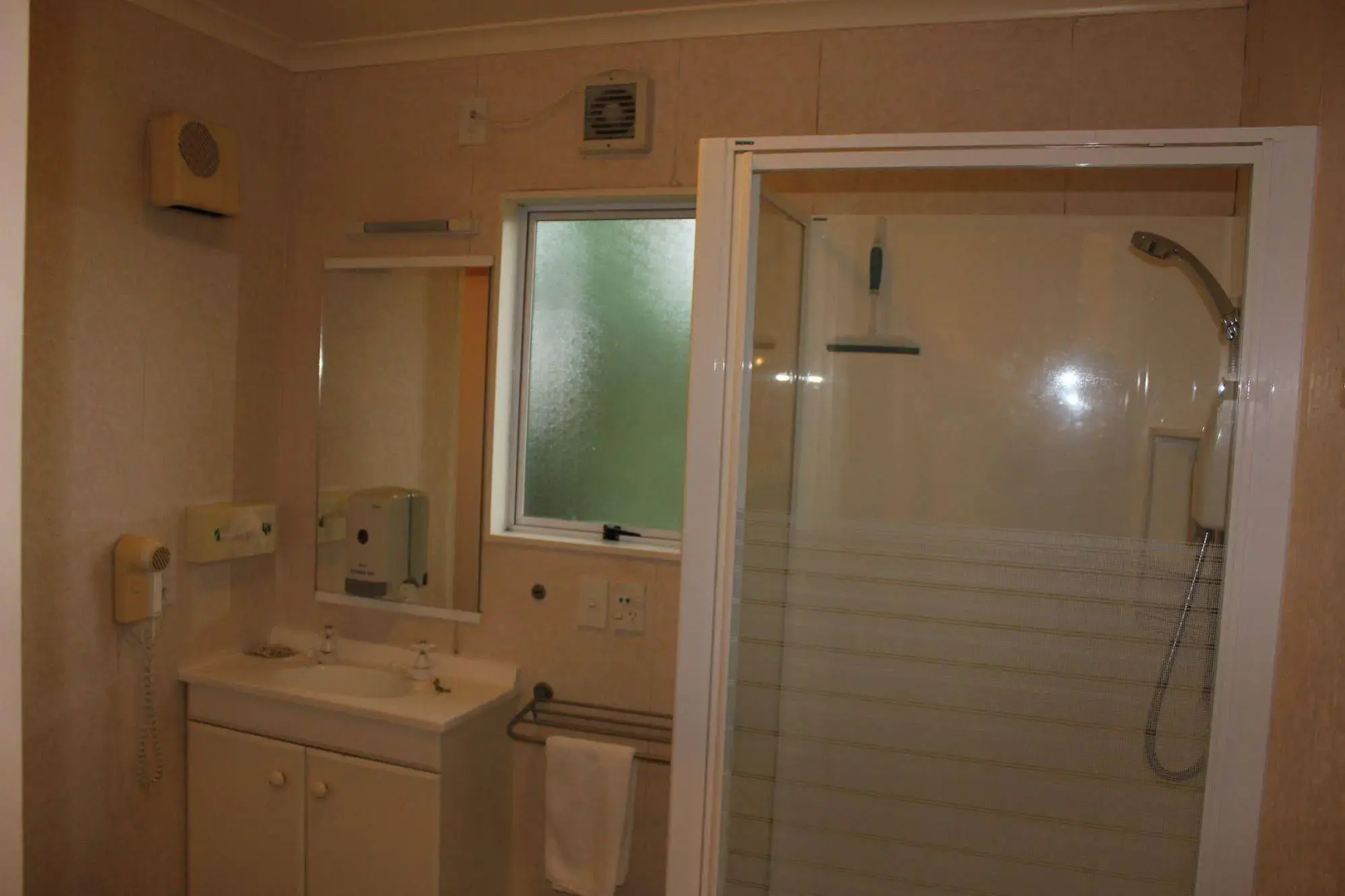 Acorn Estate Motel