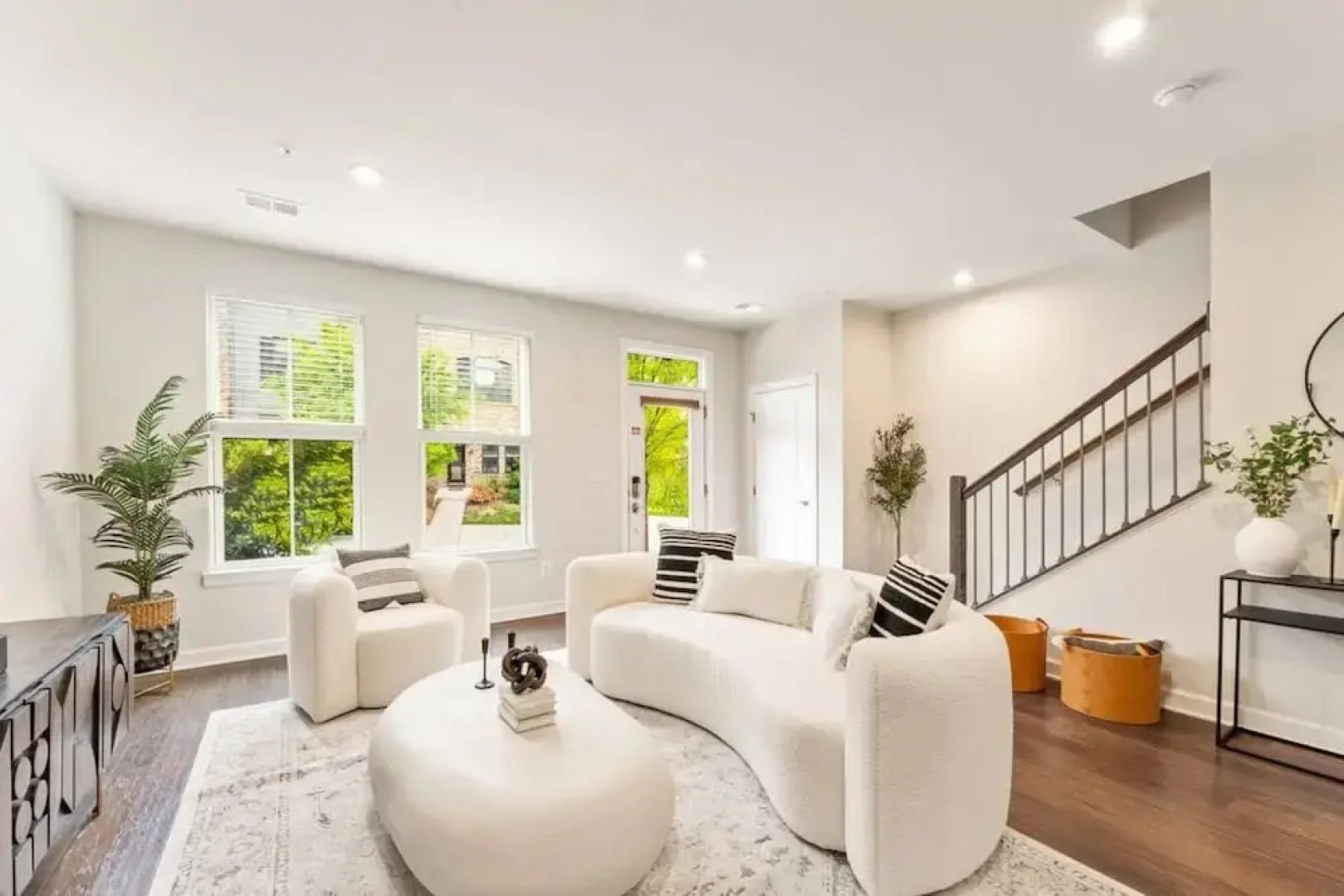 Ashburn 4-br Homestay Close to Dulles Metro