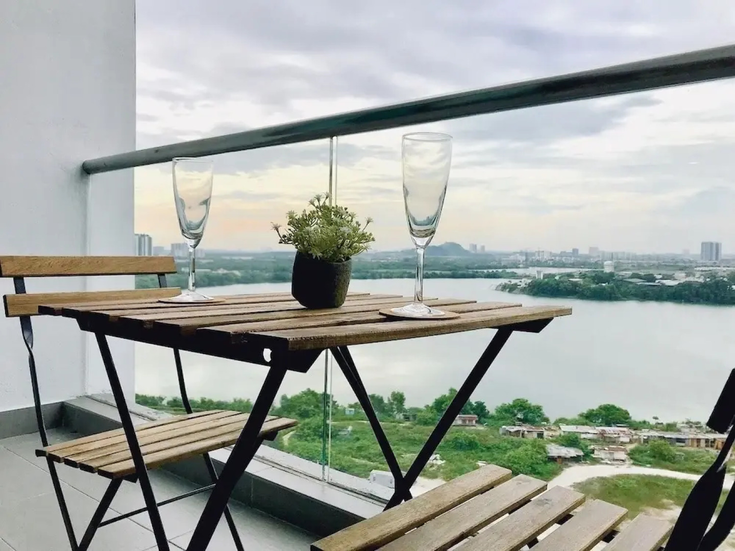 SkyVilla D'island Puchong by BeeStay