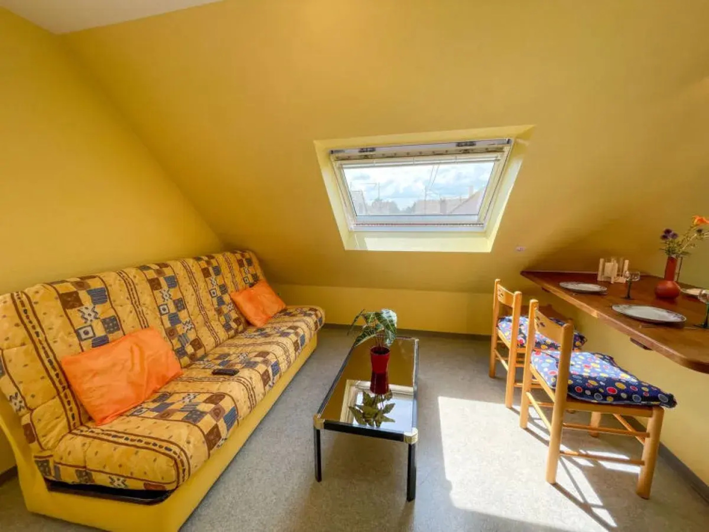 RiÂ©sidence jaune et rose 33625