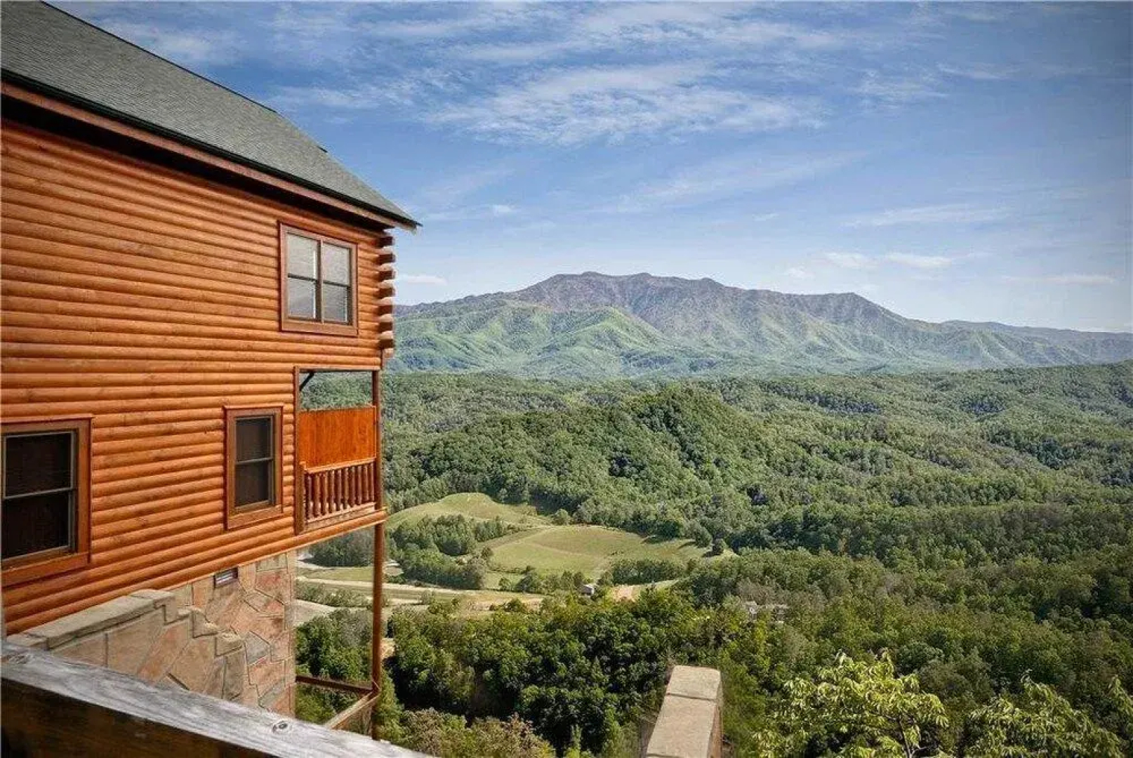 On Eagle's Wings - 2 Br cabin by RedAwning