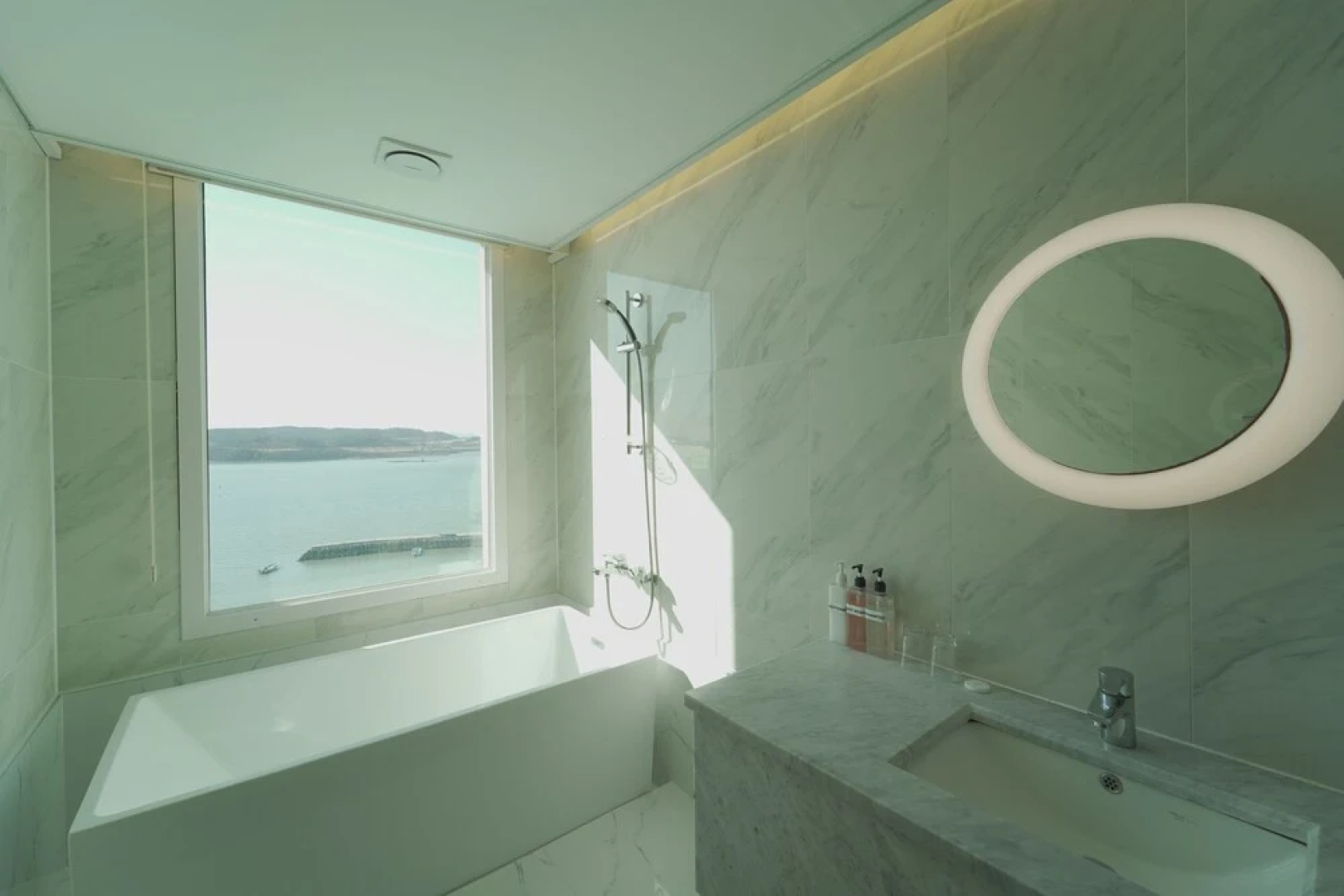 Laterrace Cove Suite
