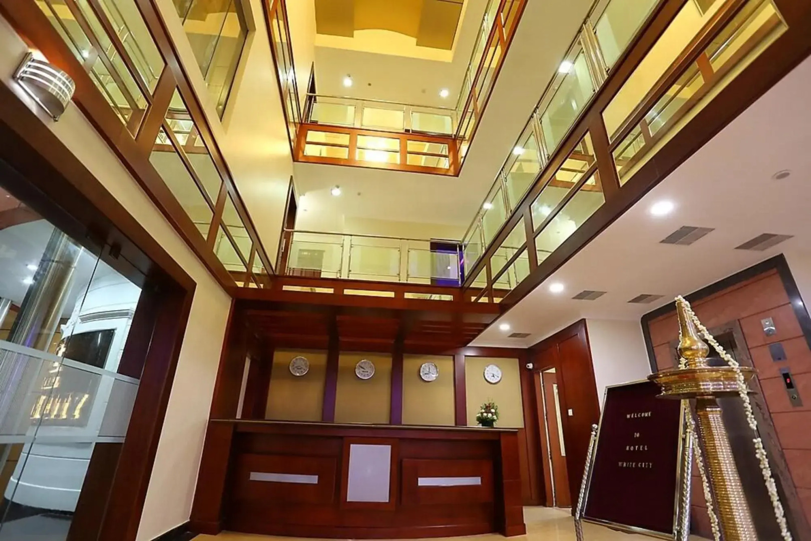 Hotel White City