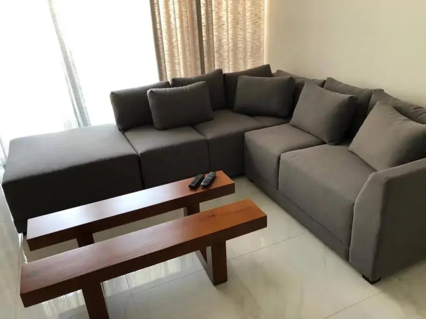 Modern luxury Condo,3 bedroom and 3 bathrooms