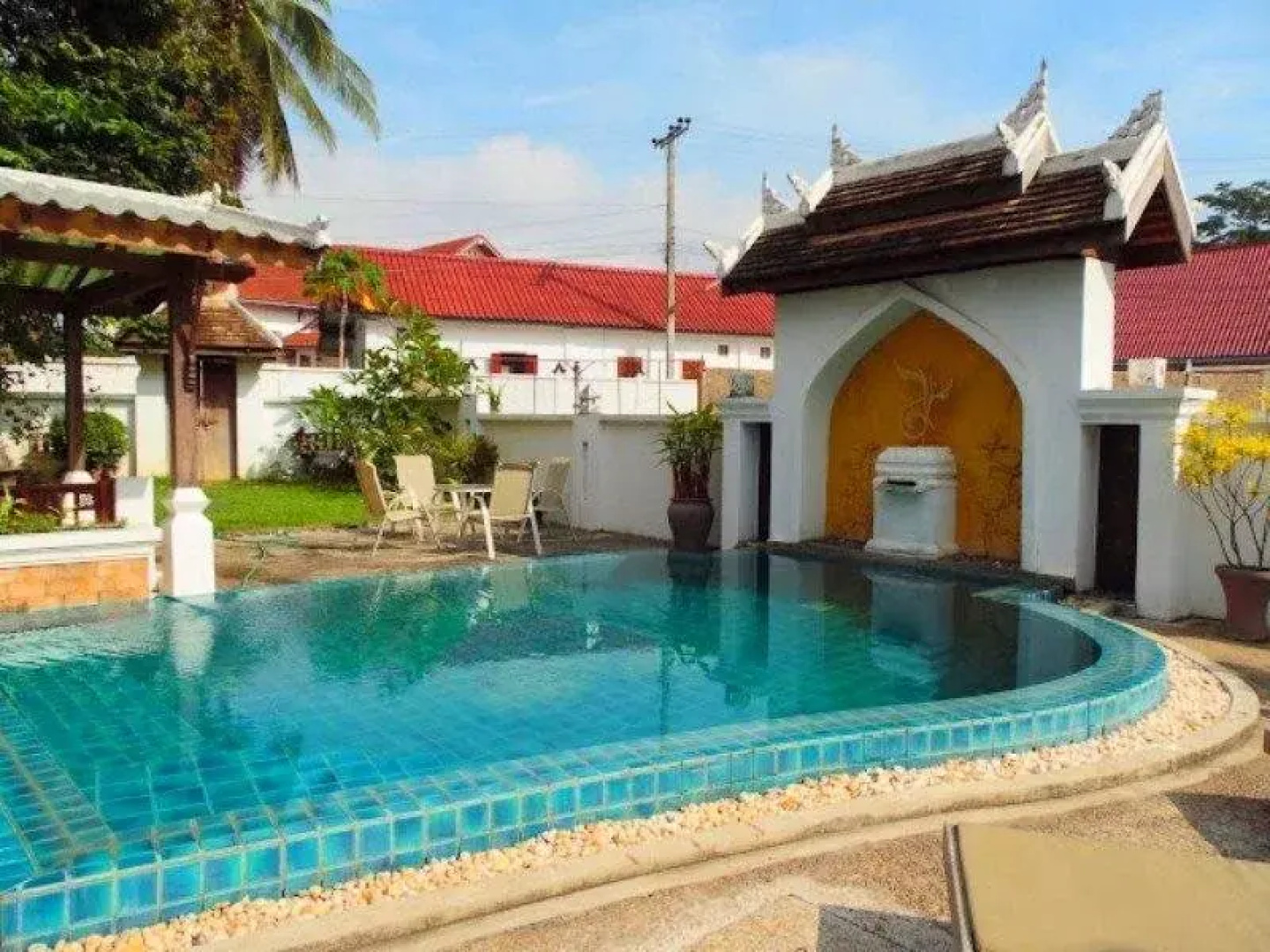 Arissara House Boutique Hotel