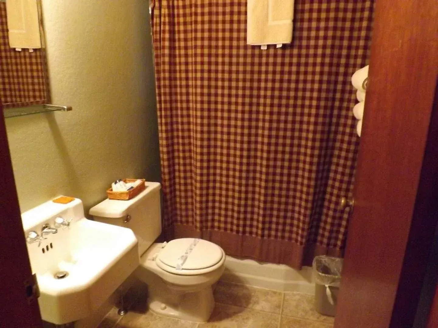 Boulders Motel & Cottages