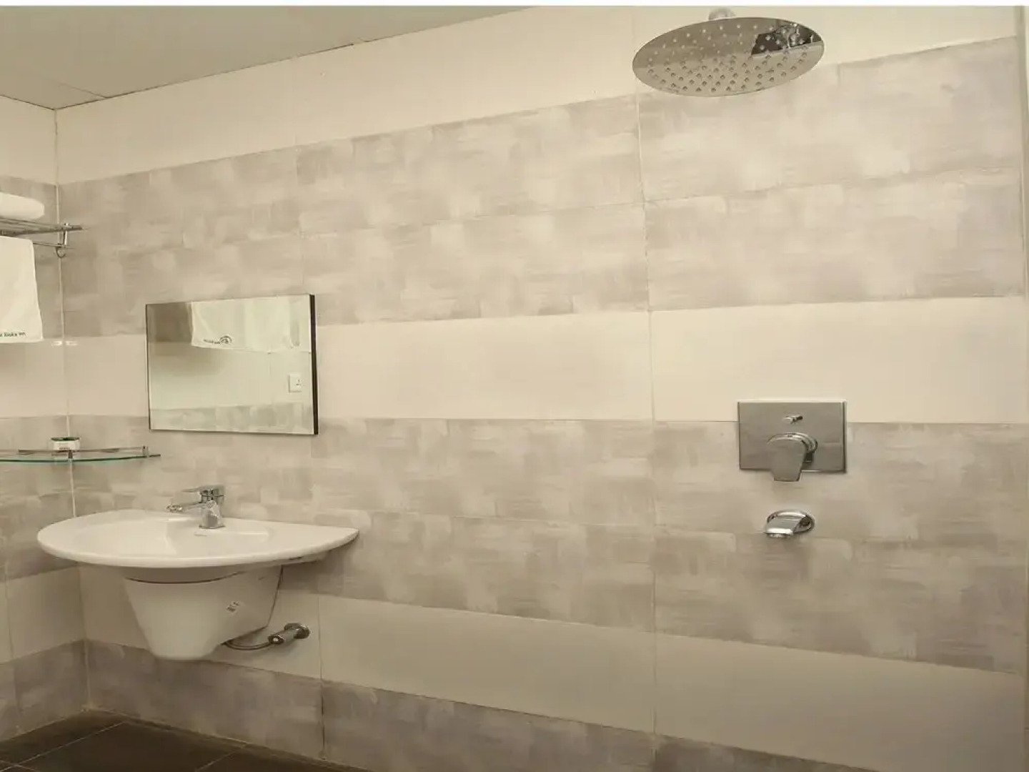 OYO 525 Hotel Aloka Inn