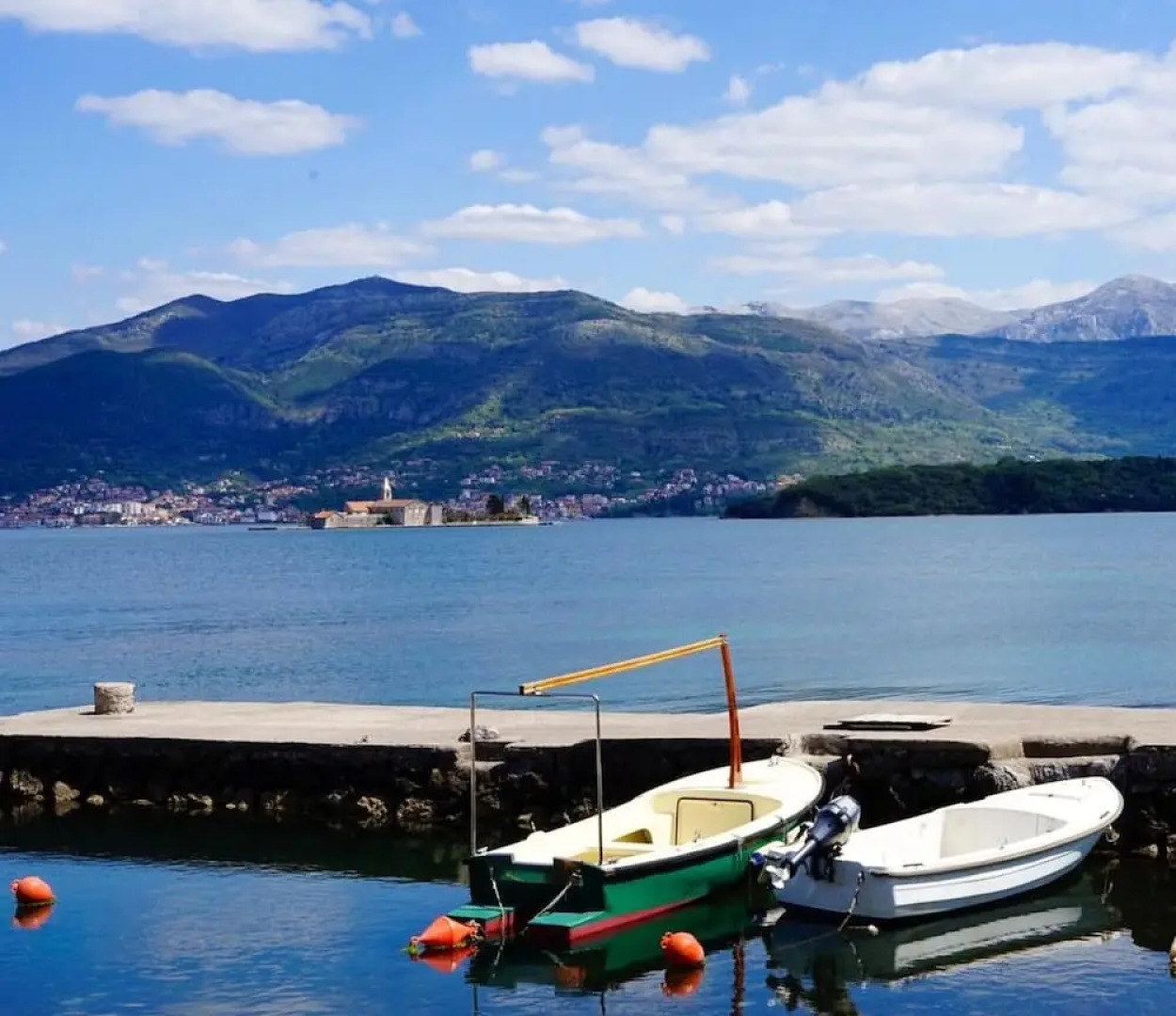 Apartment With 2 Bedrooms in Tivat, With Wonderful Mountain View, Furn