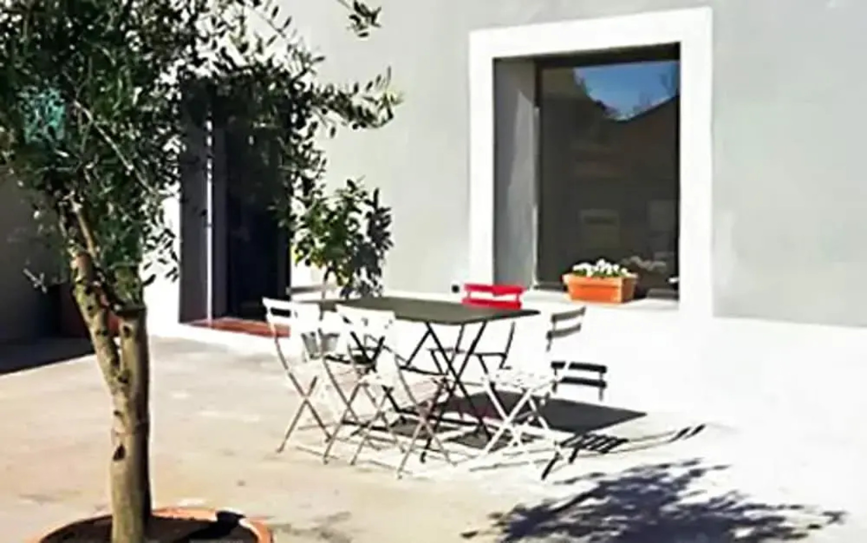 Apartment With 2 Bedrooms in Jonquières, With Wifi