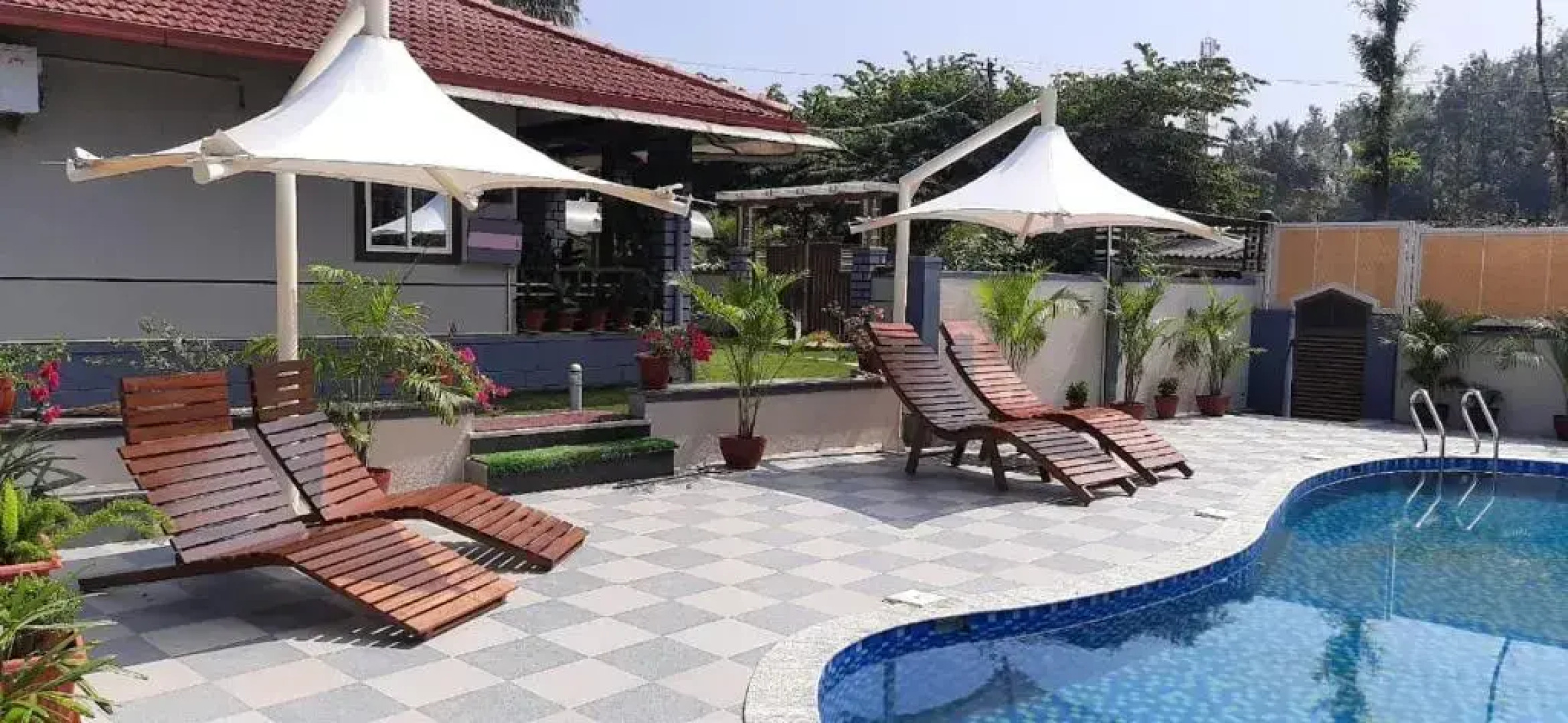 Srinikethana Home Stay with Swimming Pool