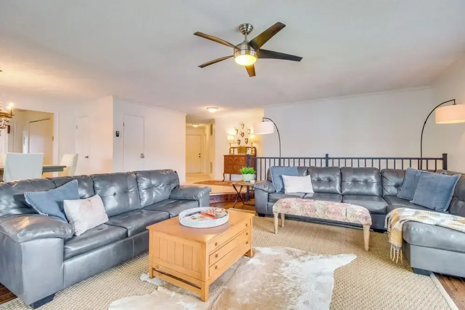 Lakefront Arkansas Abode - Deck, Grill & Fire Pit!