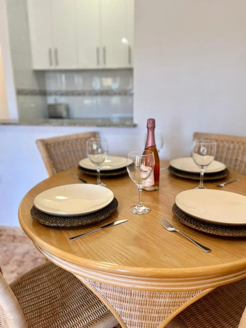 Winter sun apartment with pool access