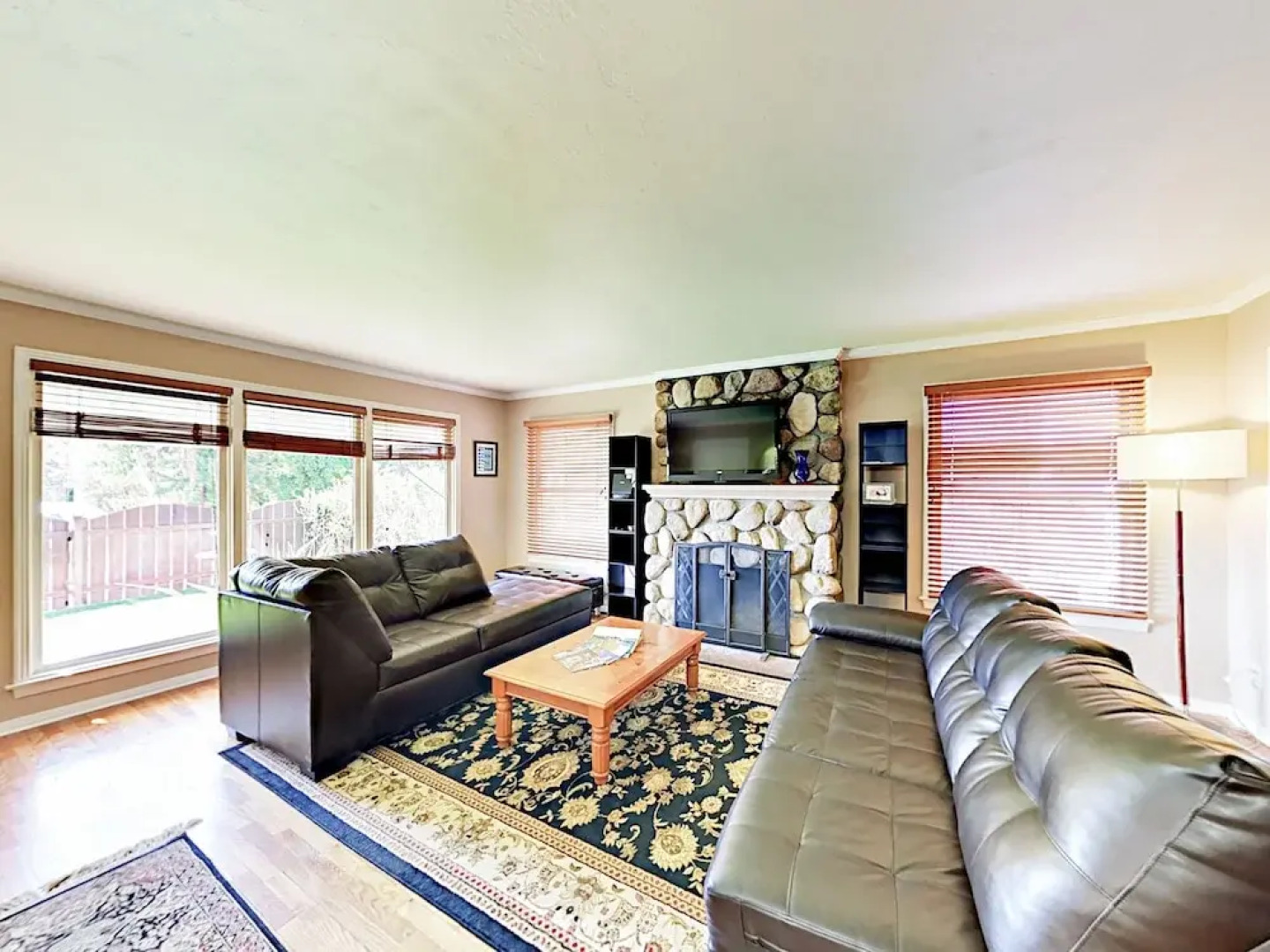 5305 Olmeda Cabin 2 Bedrooms 1 Bathroom Cabin