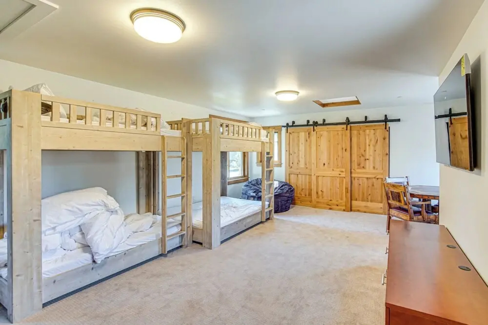 Spacious Cle Elum Cabin on Golf Course w/ Hot Tub!