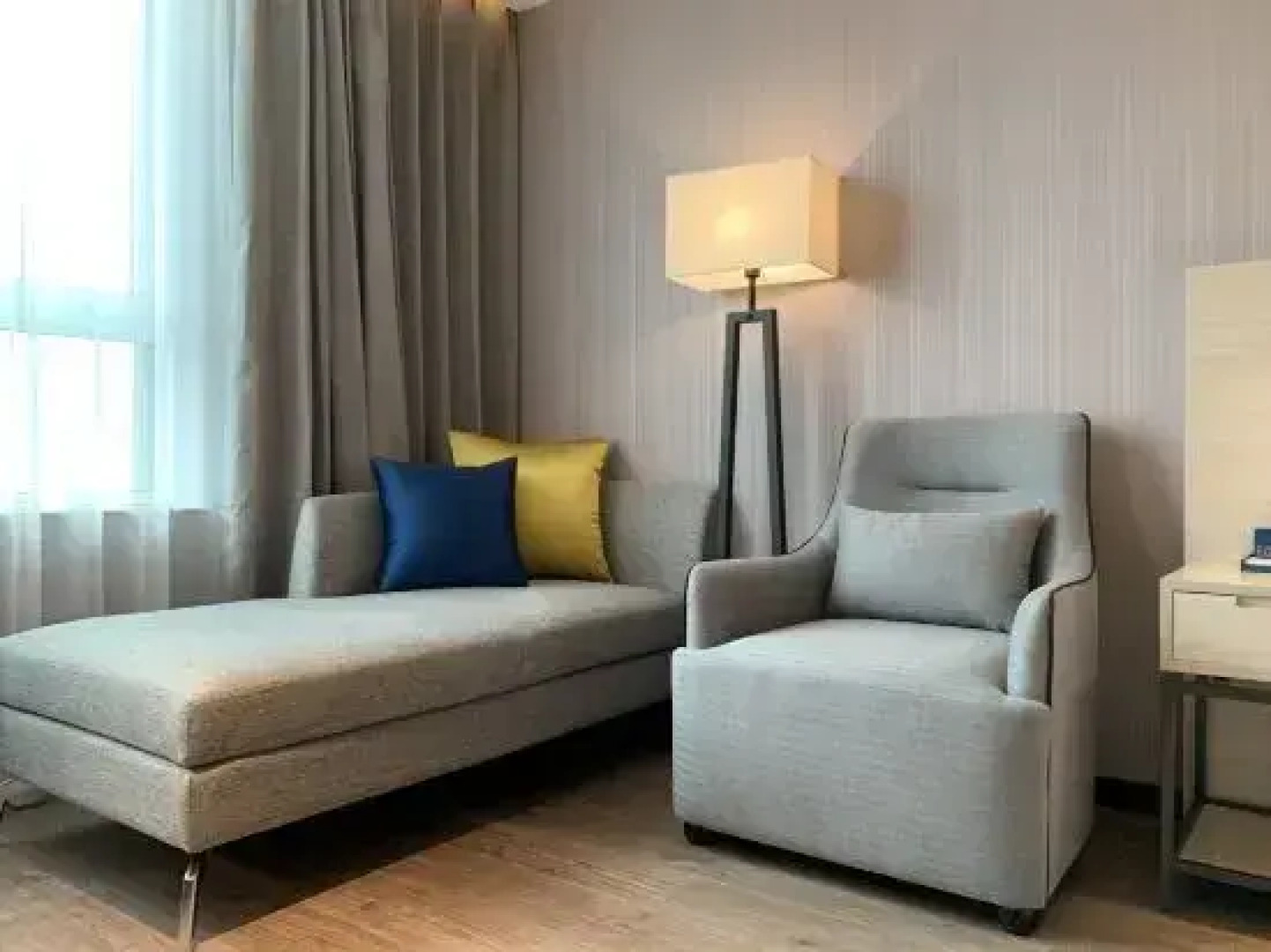 Echarm Hotel (Sihong Wutaishan Bridge)