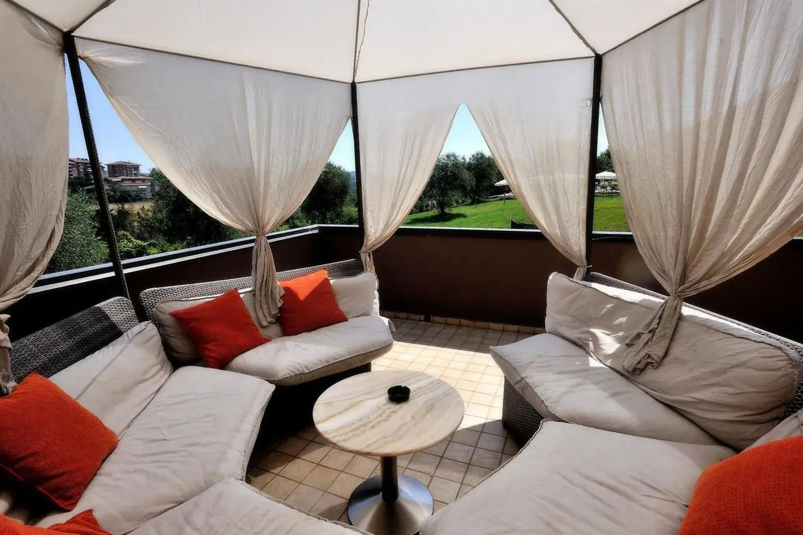 La Meridiana Bleisure Hotel