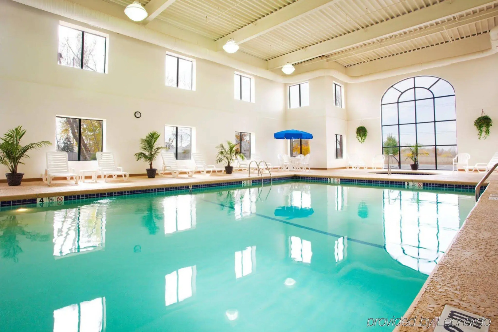 Holiday Inn Express Hotel & Suites Buffalo-Airport by IHG