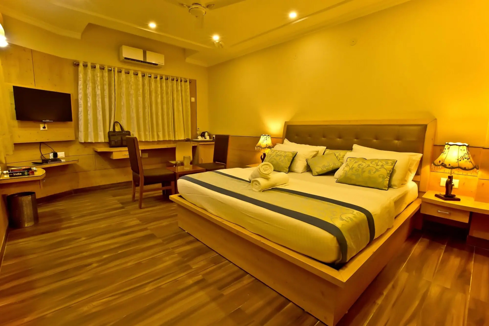 Quartz Himalayan Brothers