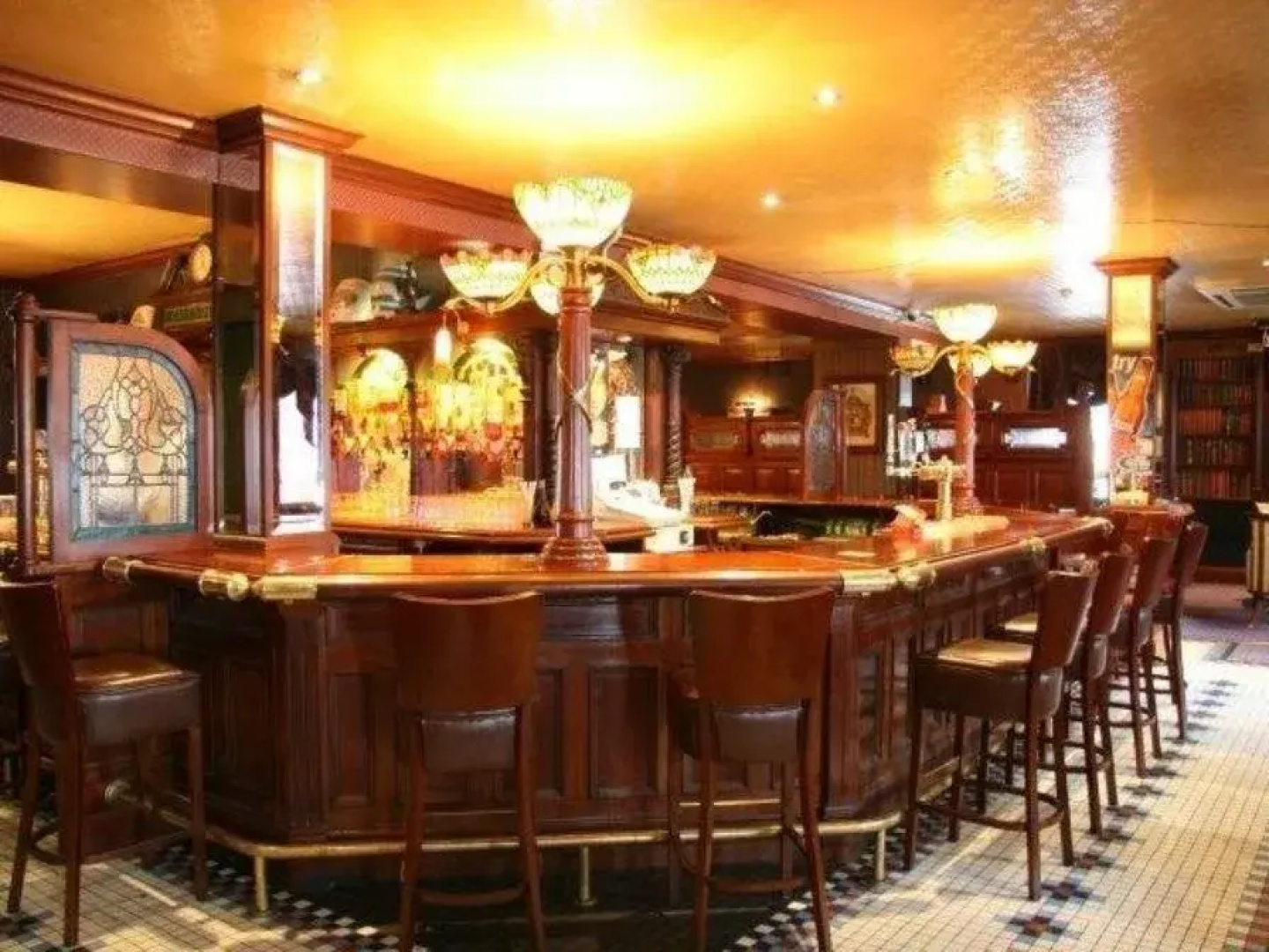 Longford Arms Hotel