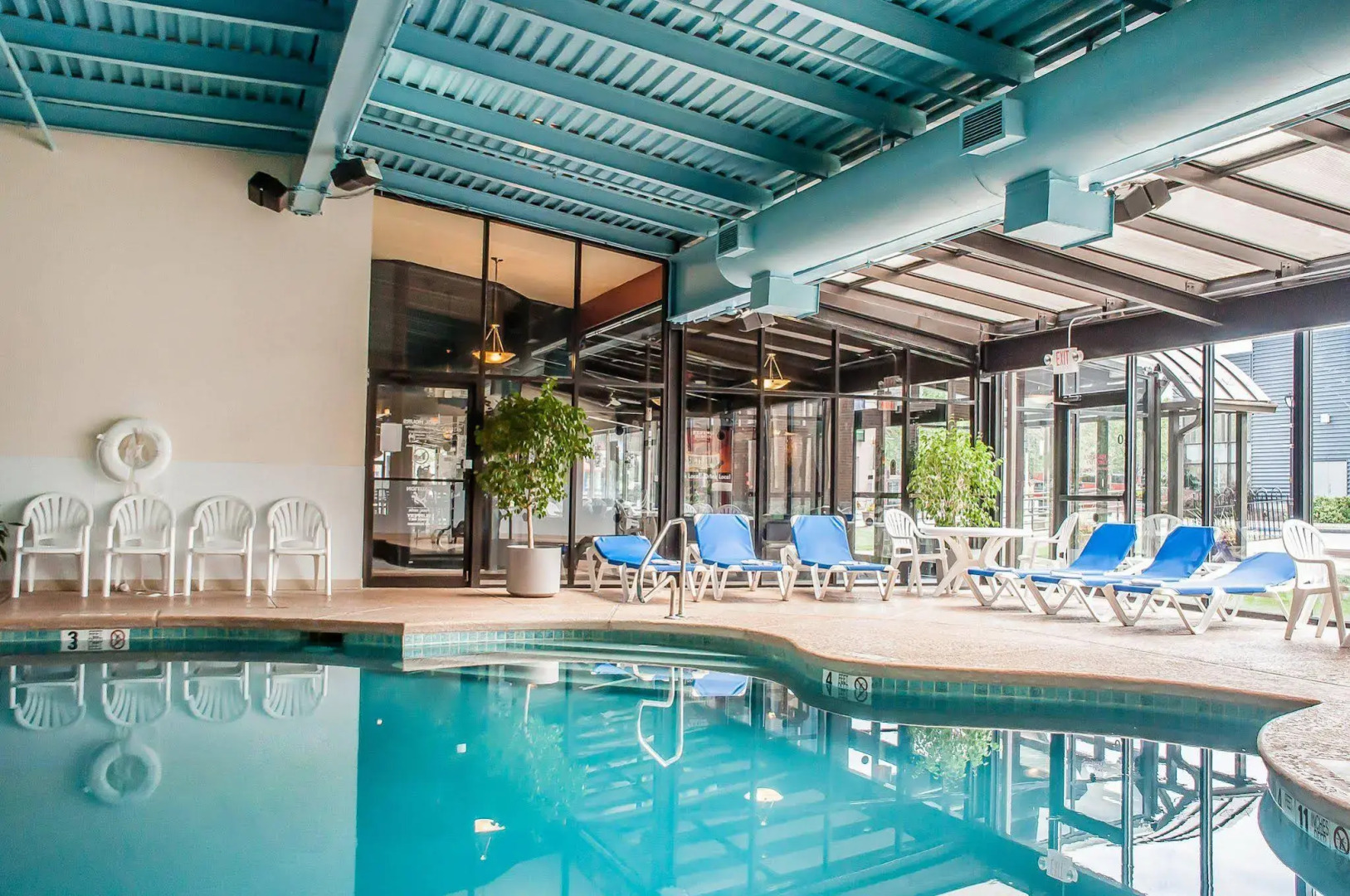 Quality Hotel & Suites At The Falls