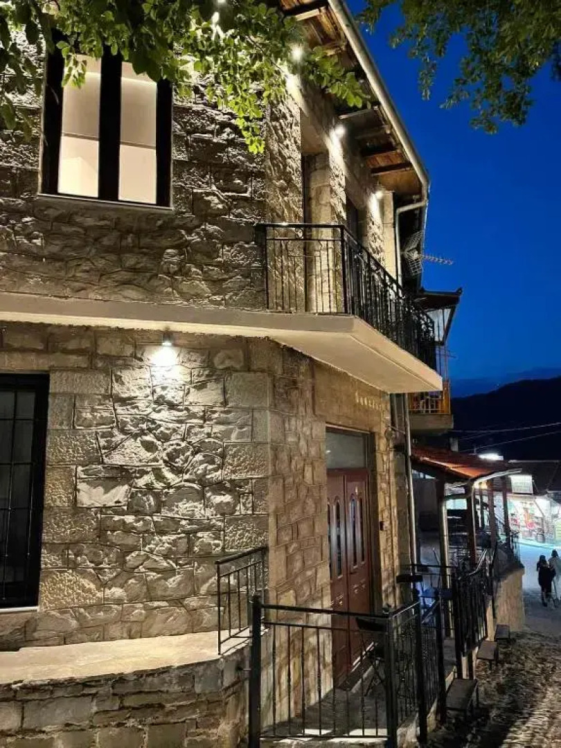 11 Luxury apartments.