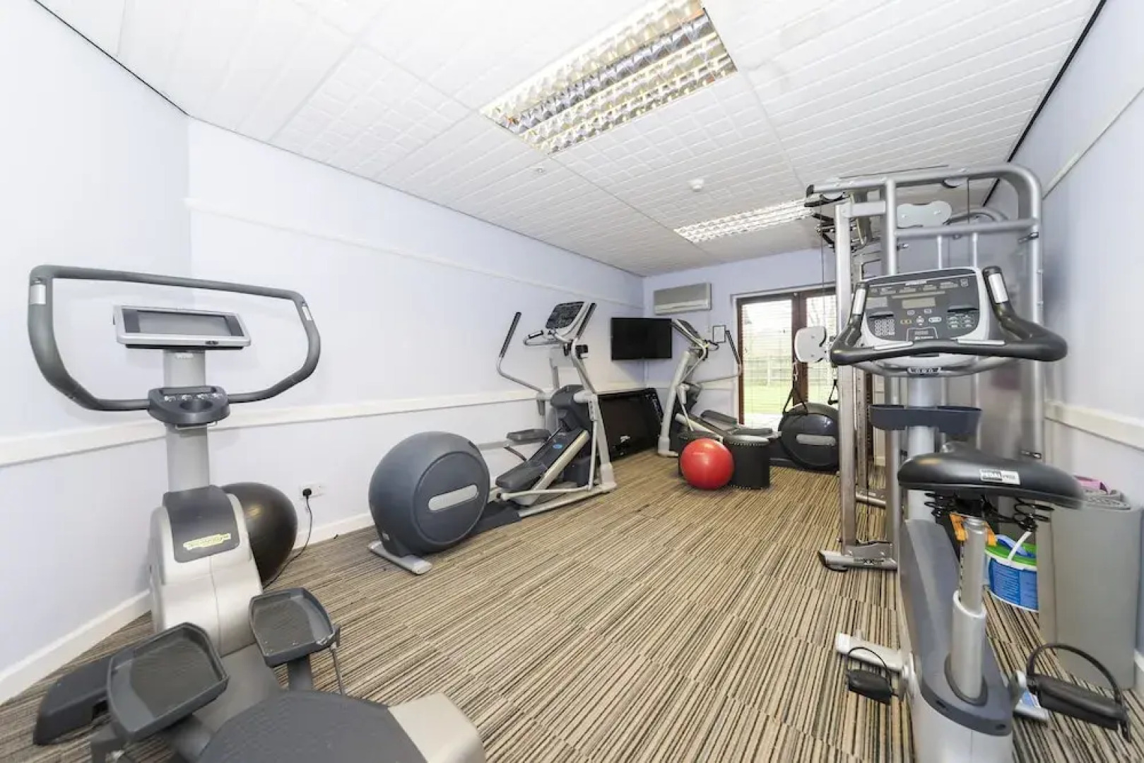 Charming 20-bed Self Contained Dwelling in Hook