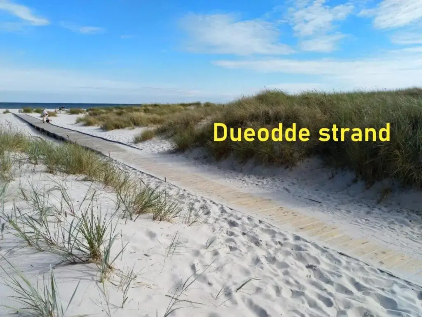 The 'Loft' Apartment- "Den Gule Svane" Guest House - near Rønne & Beach