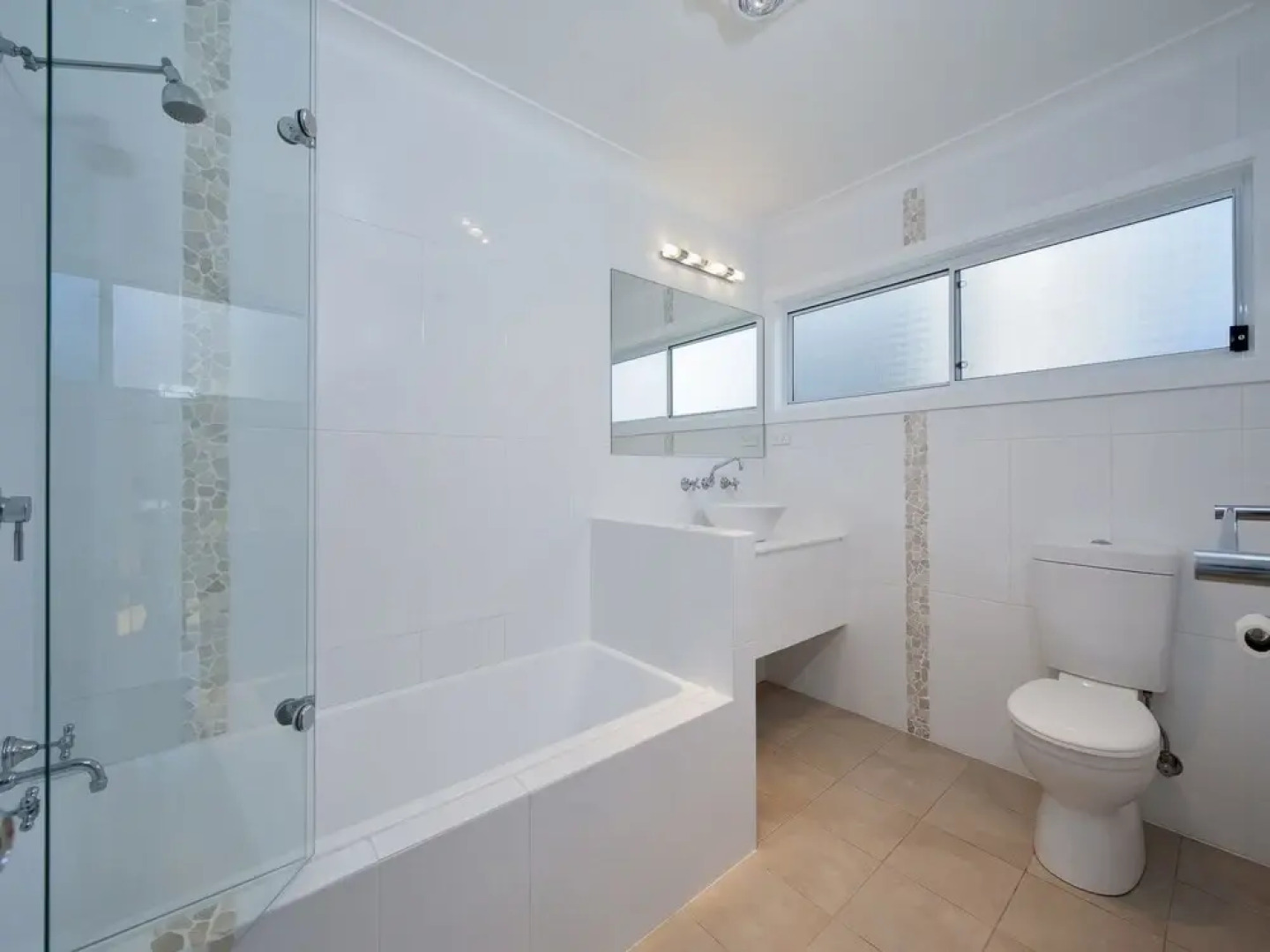 Rubys Retreat', 44 Achilles Street - pet friendly, aircon & boat parking