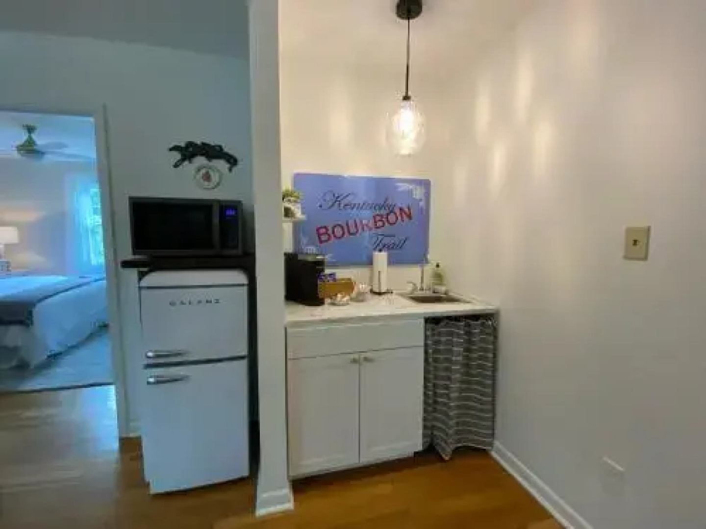 1823 Historic Rose Hill Inn