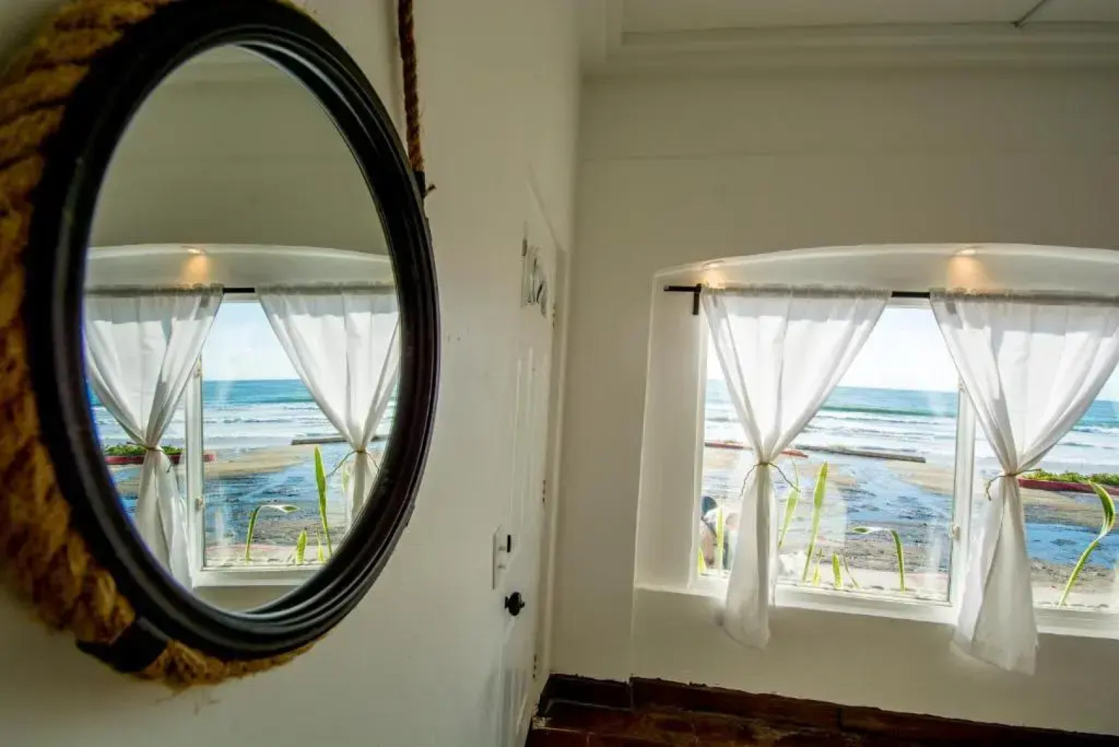 BEACHFRONT Escape - Cozy Studio