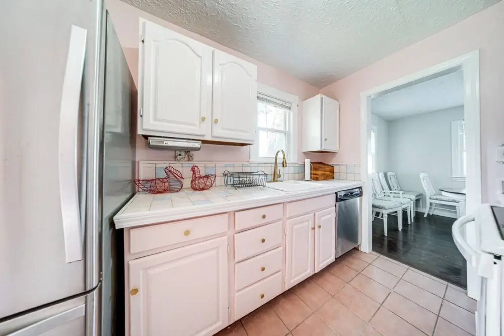 Coastal Lake Erie Cottage w/ Amazing Water Views!