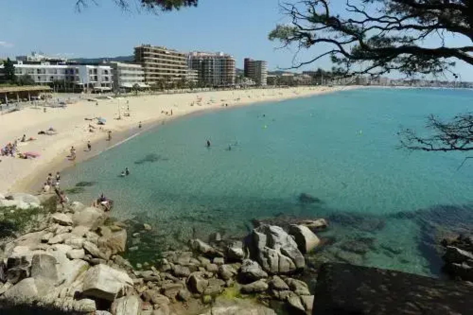 Apartaments Primera Linea Torre Valentina