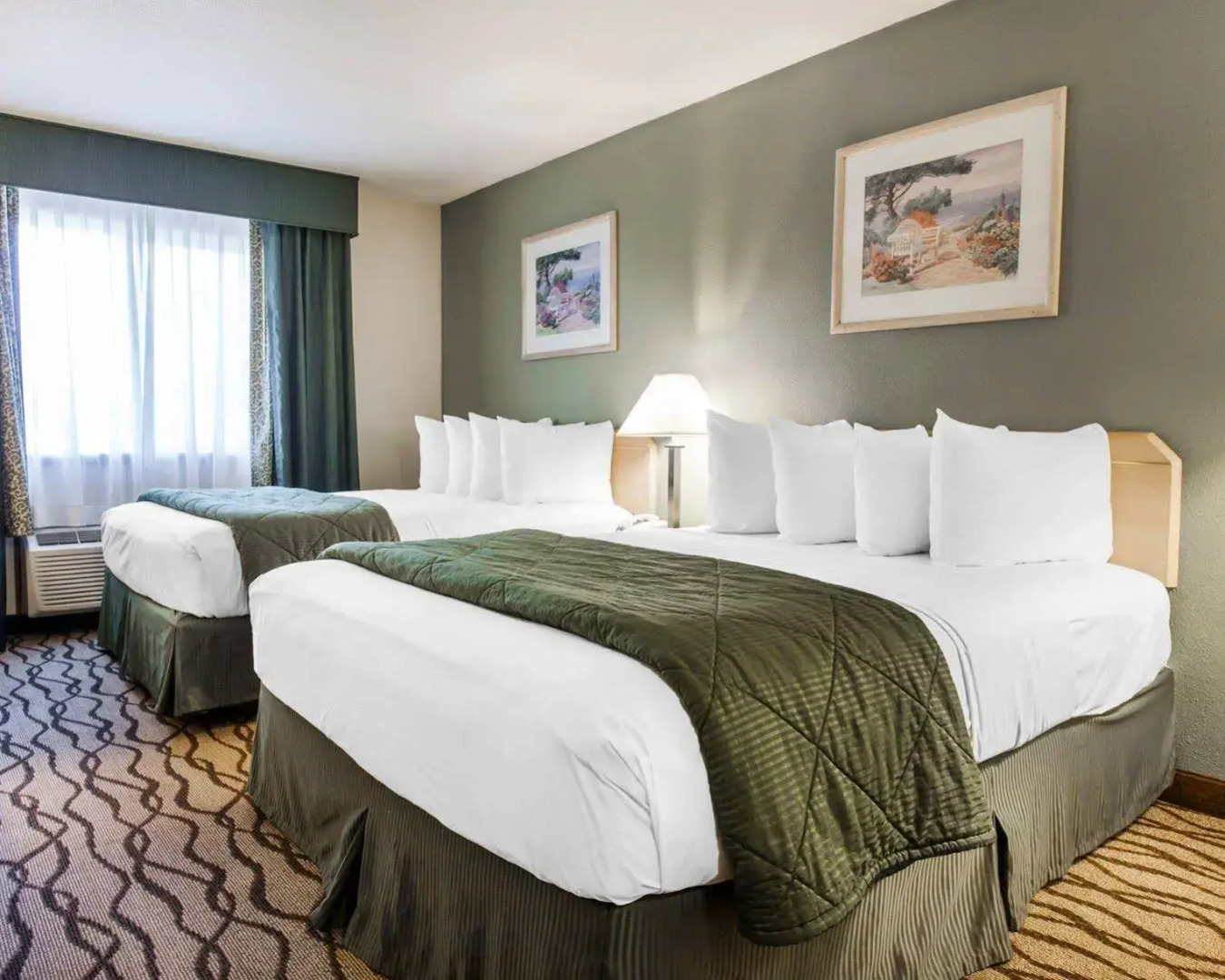 Quality Inn & Suites Vancouver North