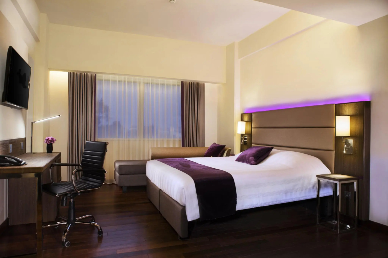 Bigland Hotel & Convention Sentul