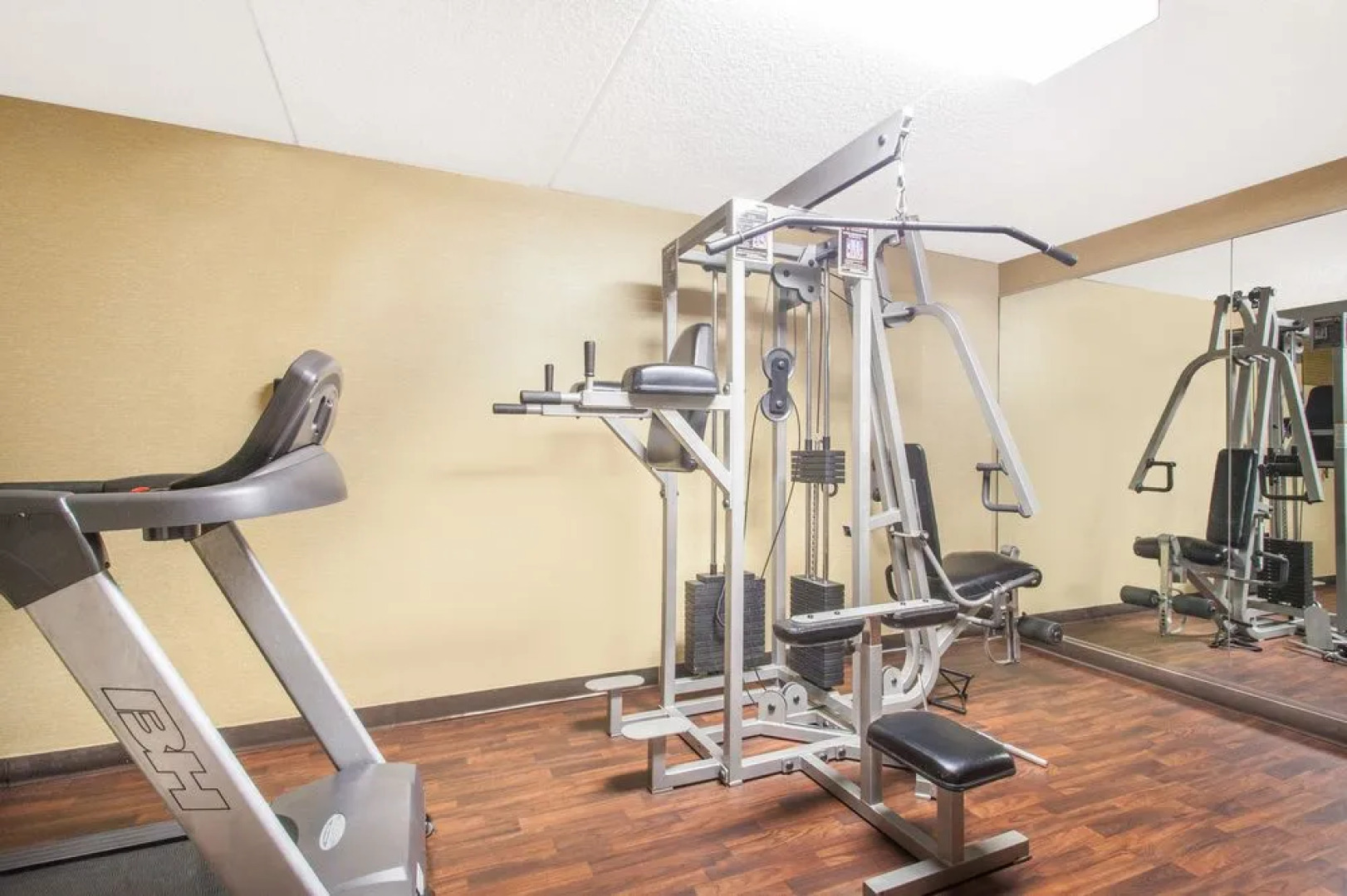 Howard Johnson Inn Suffern