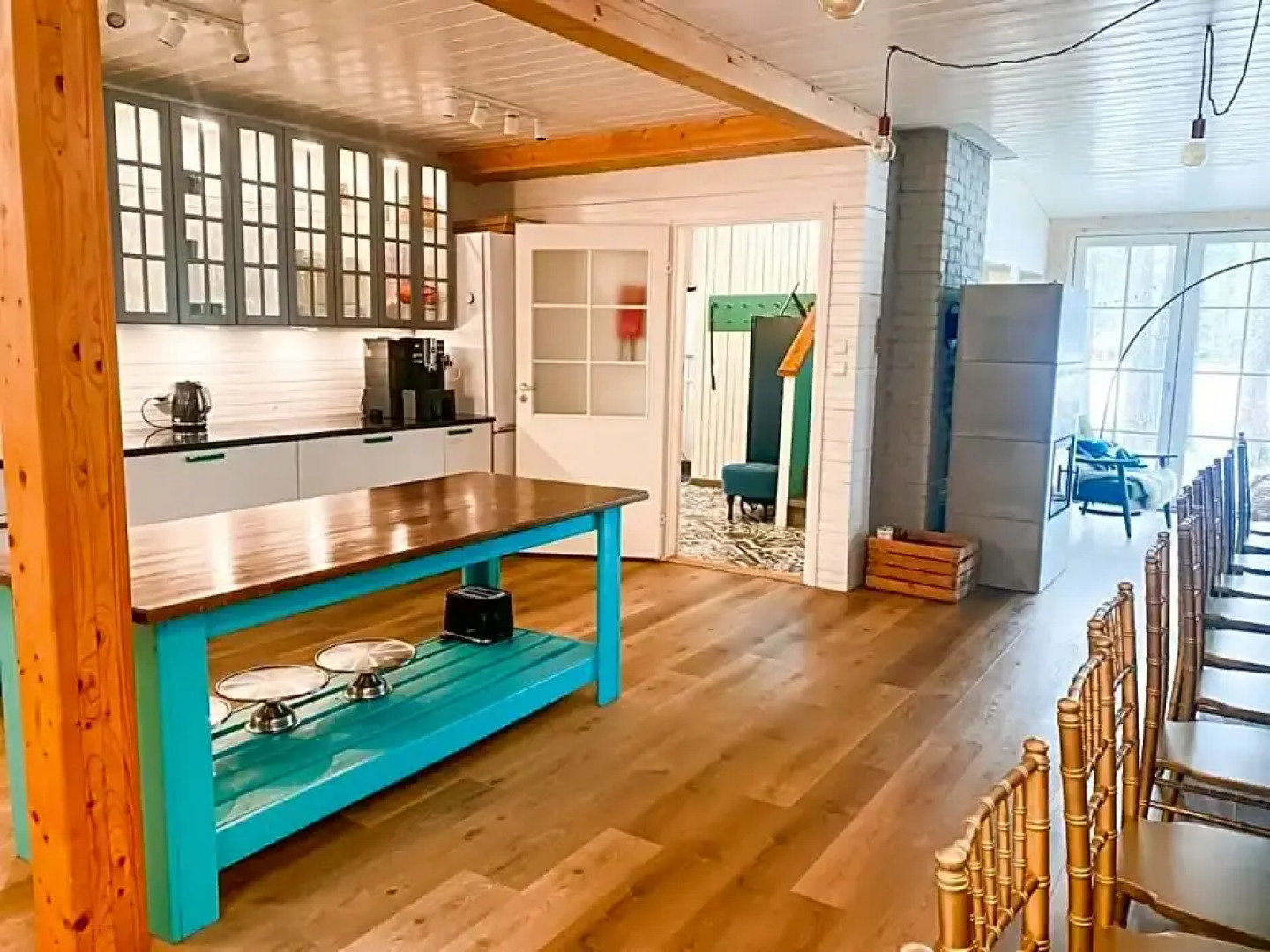 Saarj¿e puhkemaja tuba koos hommikus¿¿giga