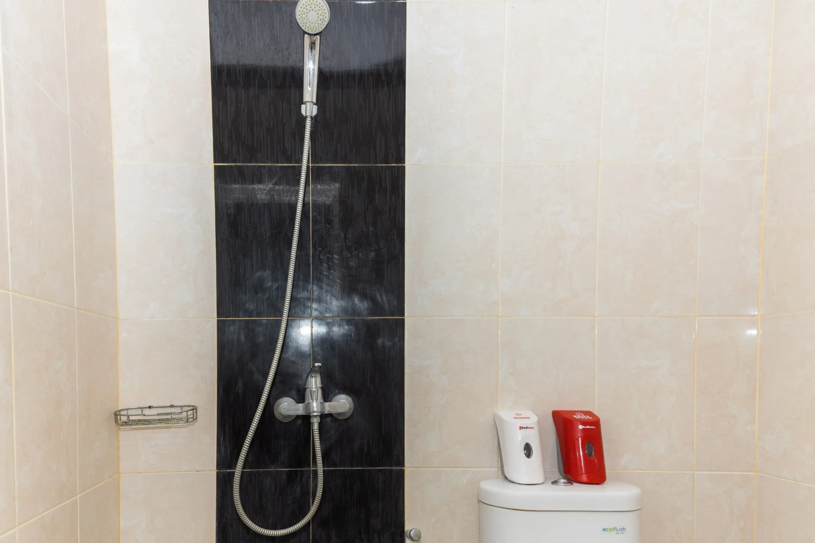 RedDoorz Plus @ Paal 2 Manado