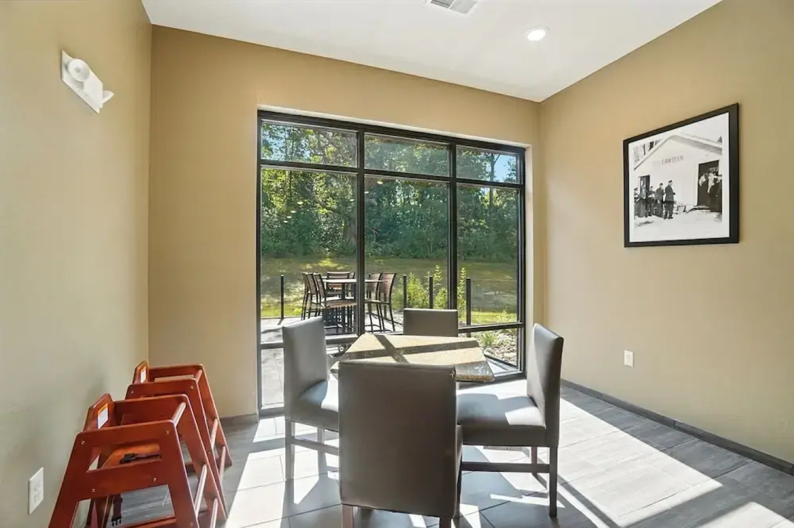 Cobblestone Hotel & Suites-Bellefontaine