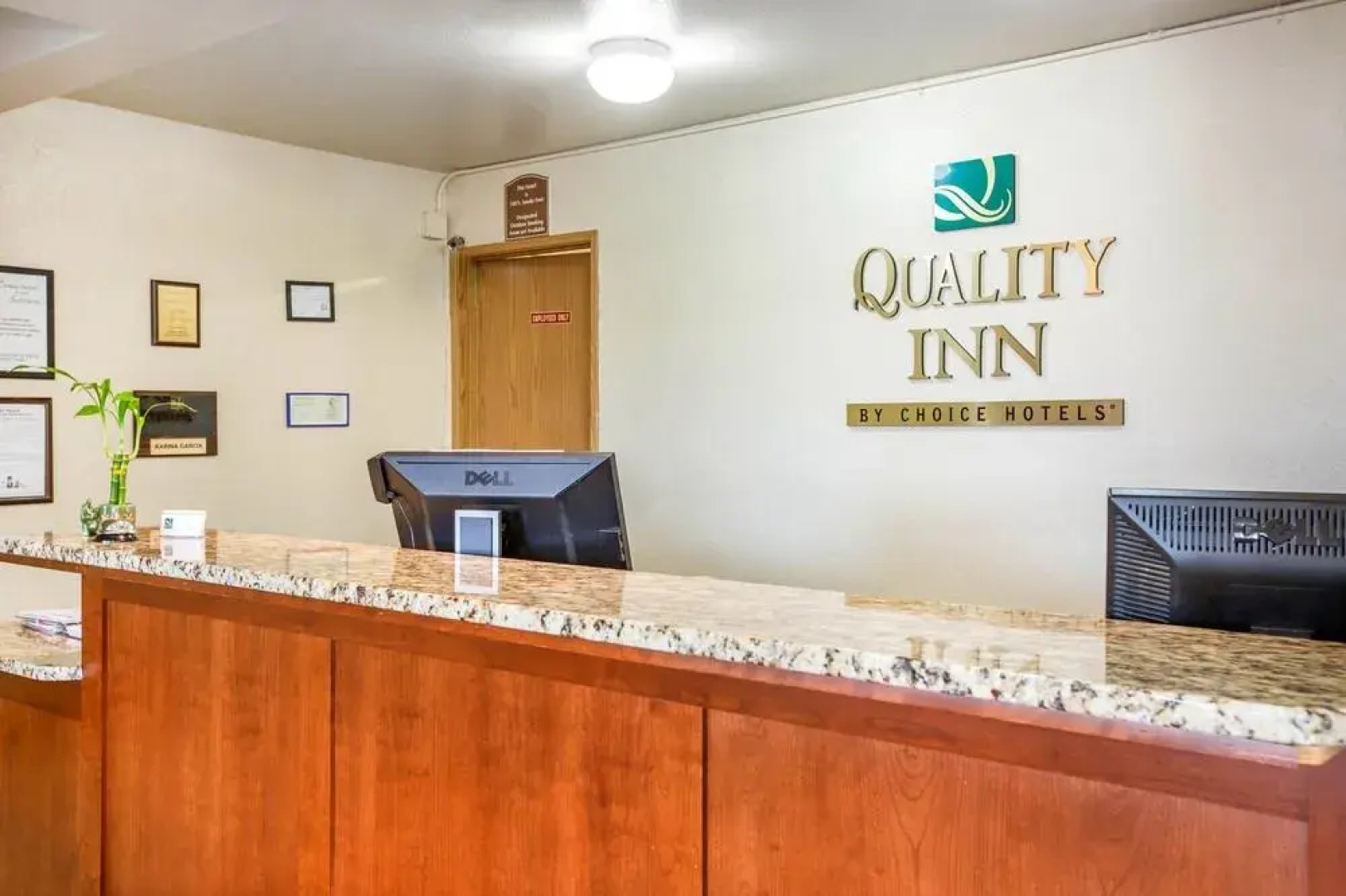 Quality Inn & Suites Redwood Coast