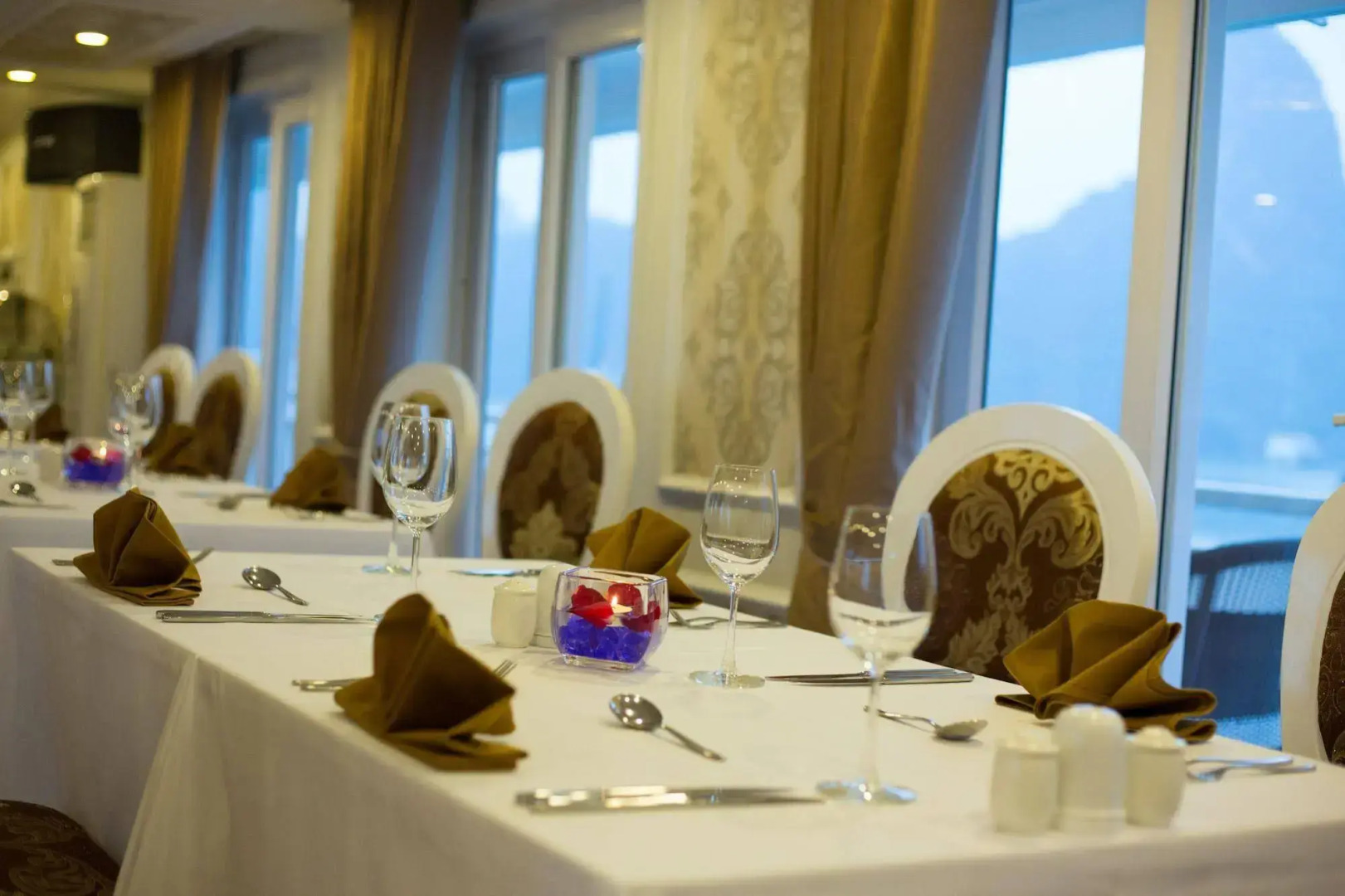 Signature Royal Halong Cruise