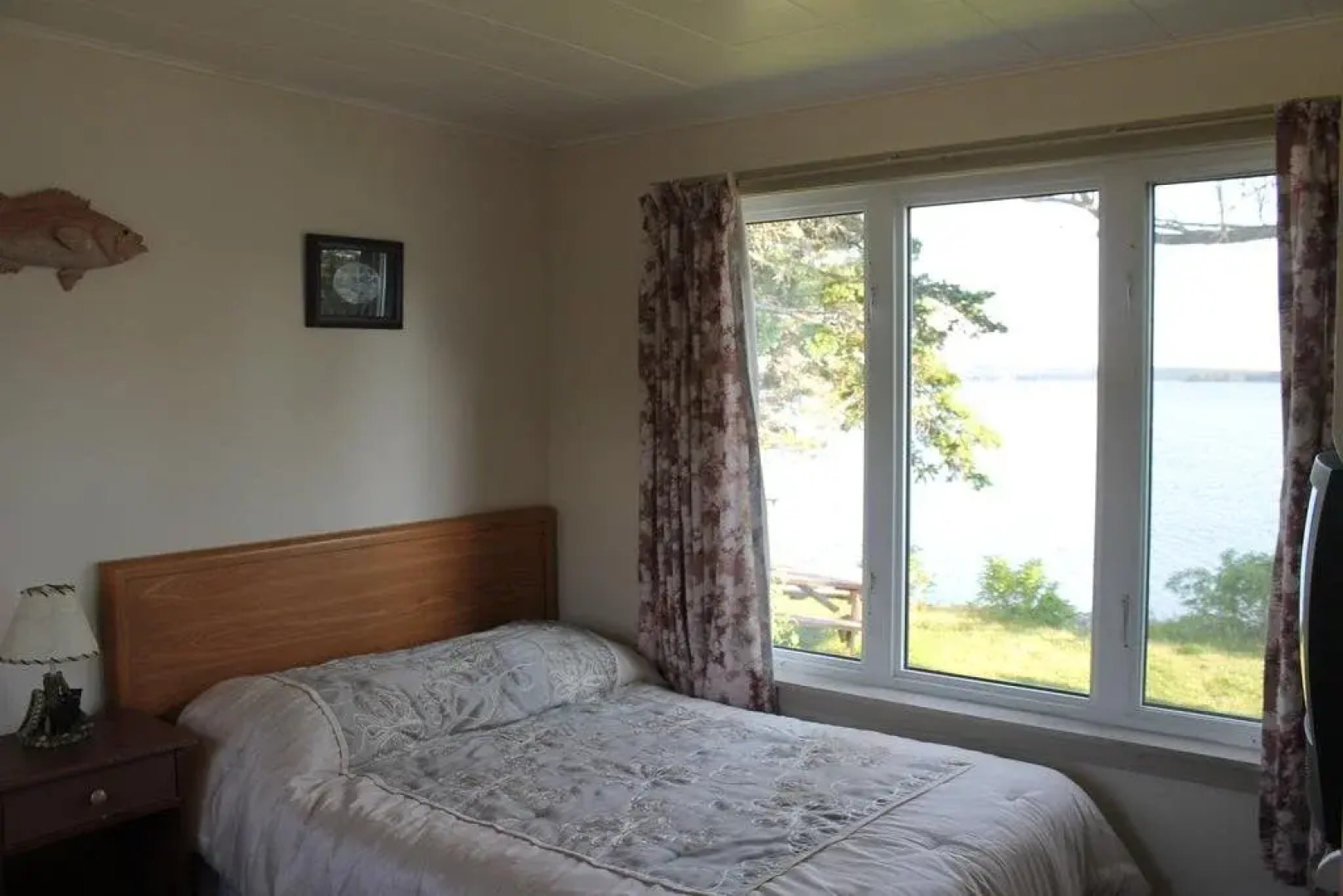 Lily Front Motel & Cottages